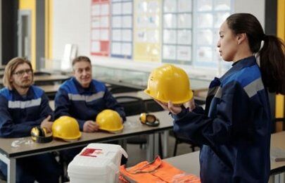 Treinamento em Segurança do Trabalho: Capacitando Equipes e Reduzindo Riscos Ocupacionais